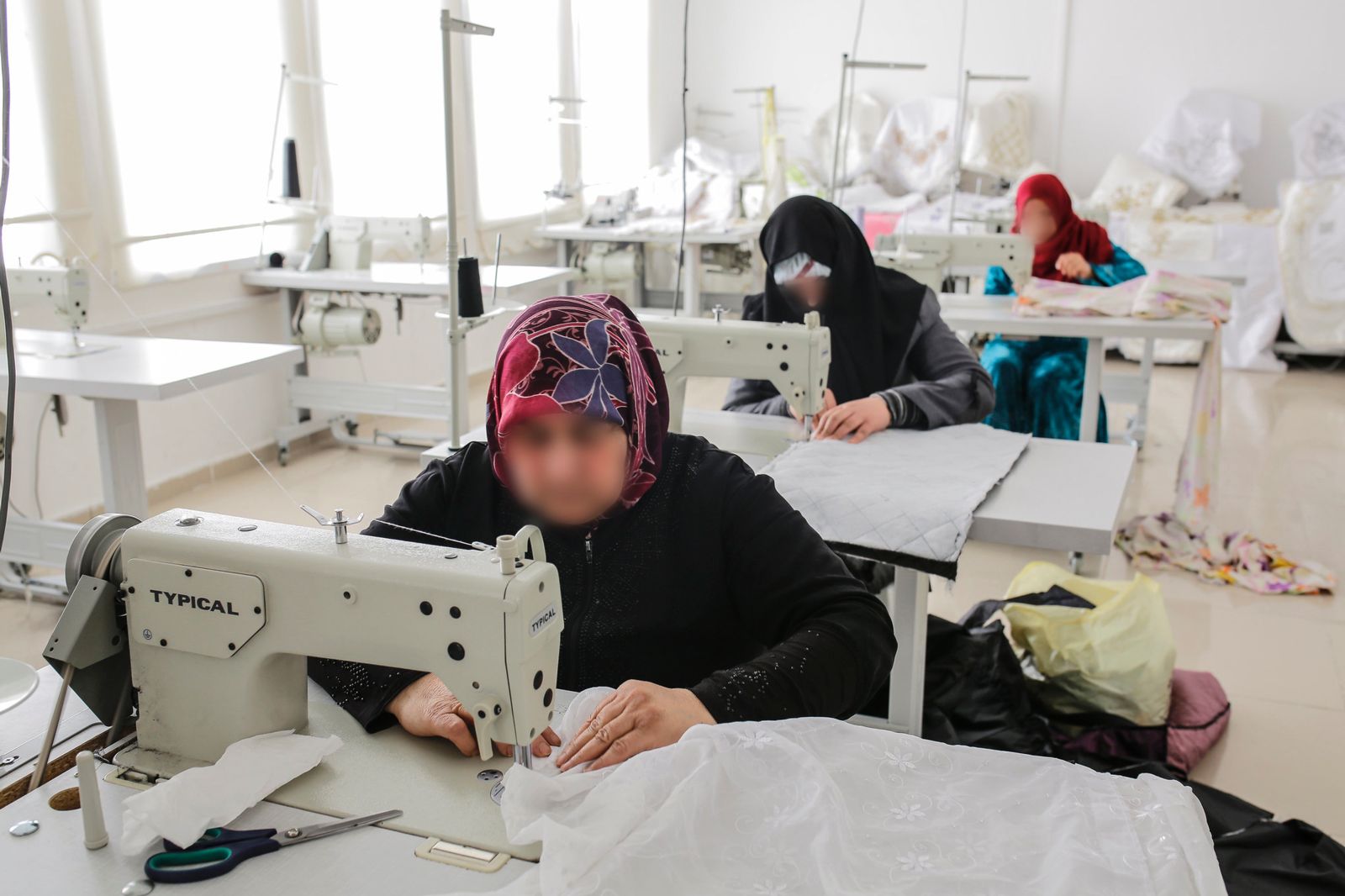 Historia y Estilo La moda rápida de Turquía se alza sobre las espaldas de los refugiados sirios